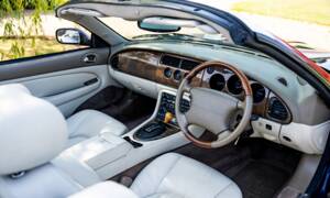 Immagine 21/42 di Jaguar XK8 4.0 (2001)