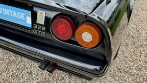 Bild 17/86 von Ferrari 328 GTS (1988)