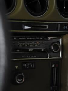 Image 61/66 of Mercedes-Benz 450 SLC (1977)
