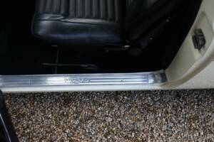 Image 15/50 of Volvo P 123 GT (1969)