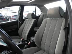 Image 10/16 of BMW 525i (1990)