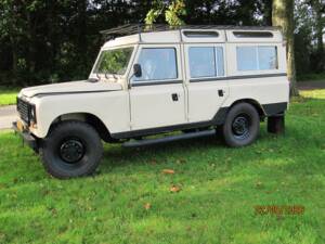 Bild 3/8 von Land Rover 109 (1983)