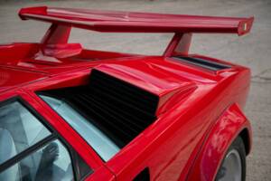 Afbeelding 33/47 van Lamborghini Countach LP 500 S (1983)
