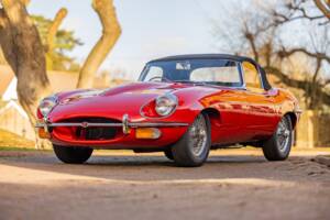 Image 11/50 de Jaguar E-Type (1969)