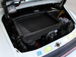 Image 17/19 of Porsche 911 Turbo 3.3 (1988)