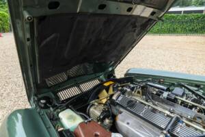Image 16/50 of Jaguar XJ 6 4.2 (1985)