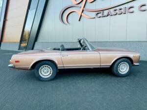 Image 4/36 de Mercedes-Benz 280 SL (1970)