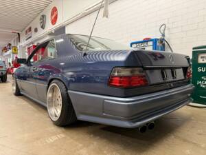 Image 11/16 of Mercedes-Benz 300 CE-24 (1989)