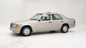 Bild 1/15 von Mercedes-Benz 300 E (1992)