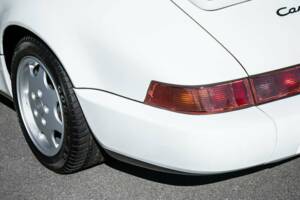 Image 21/38 of Porsche 911 Carrera 4 (1990)