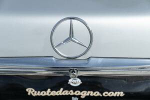 Image 10/50 de Mercedes-Benz 450 SL (1977)