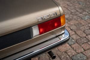 Image 15/76 of BMW 323i (1982)