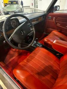 Image 14/21 of Mercedes-Benz 240 D 3,0 (1976)