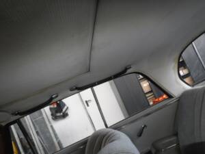 Image 33/50 de Mercedes-Benz 220 SE b (1963)
