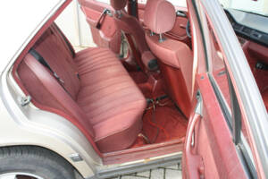 Immagine 5/11 di Mercedes-Benz 200 D (1985)