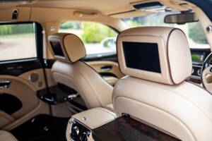 Immagine 45/50 di Bentley Mulsanne (2011)