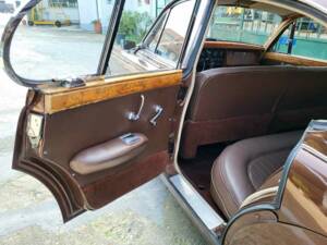 Image 20/42 of Jaguar Mk II 2.4 (1964)