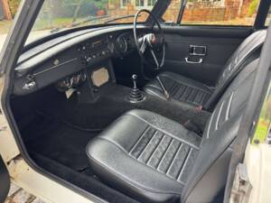 Bild 19/30 von MG MGC GT (1969)