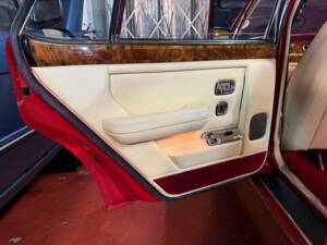 Image 30/50 of Bentley Turbo R (1988)