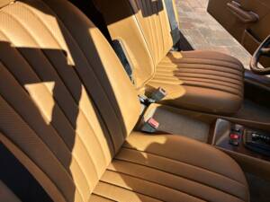 Image 32/51 of Mercedes-Benz 380 SL (1983)