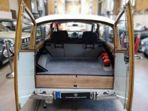 Immagine 3/29 di Morris Minor 1000 Traveller (1968)