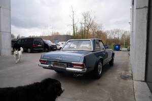 Immagine 13/93 di Mercedes-Benz 230 SL (1965)