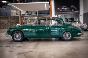Image 12/32 of Jaguar Mk II 3.4 (1967)