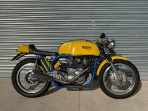 Image 1/45 of Norton Triton 650 (1961)