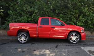 Image 4/82 of Dodge Ram SRT 10 (2005)