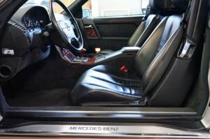 Image 31/42 of Mercedes-Benz 500 SL (1992)