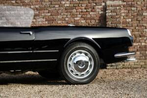 Bild 39/50 von Alfa Romeo 2000 Spider (1961)