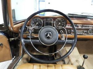 Image 7/15 de Mercedes-Benz 250 SL (1967)