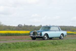 Image 30/50 of Rolls-Royce Silver Shadow I (1976)
