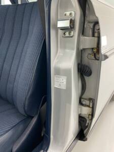 Bild 16/32 von Mercedes-Benz 300 D (1983)