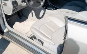 Image 29/49 of Mercedes-Benz CLK 280 (2006)