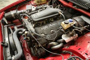 Image 10/50 de Alfa Romeo 75 3.0 V6 QV (1990)