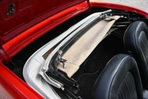Image 46/50 de Chevrolet Corvette Sting Ray Convertible (1963)