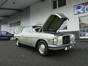 Image 18/28 de Mercedes-Benz 280 CE (1973)