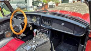 Immagine 32/41 di MG MGB (1979)