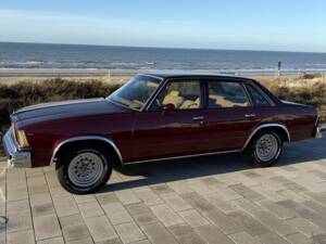 Image 6/8 de Chevrolet Malibu Classic Sedan (1978)