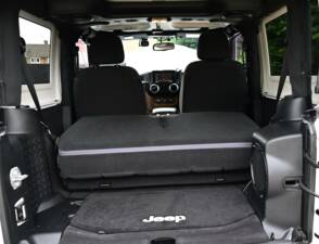 Afbeelding 50/50 van Jeep Grand Cherokee 6.4 V8 SRT (2014)
