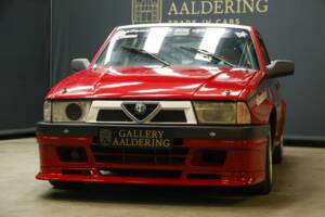 Image 8/50 de Alfa Romeo 75 3.0 V6 QV (1990)