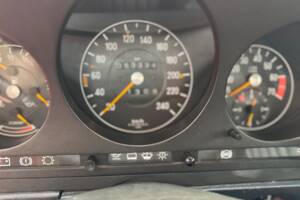 Image 29/34 of Mercedes-Benz 420 SL (1987)