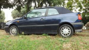 Image 8/50 of Volkswagen Golf III Cabrio 1.6 (1996)