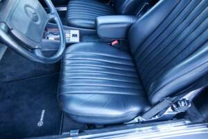 Bild 30/50 von Mercedes-Benz 560 SL (1987)