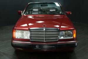 Bild 8/50 von Mercedes-Benz 300 CE-24 (1992)