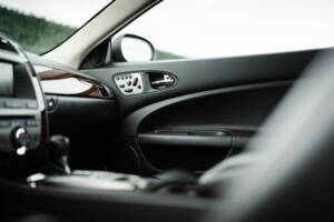 Image 32/33 of Jaguar XKR (2008)