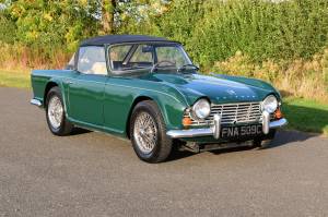 Image 3/50 of Triumph TR 4 (1965)