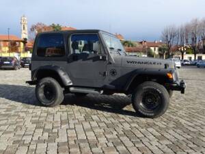 Image 19/42 de Jeep Wrangler Sport Hardtop 2.5 (1997)