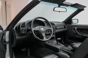 Imagen 8/28 de BMW 325i (1994)